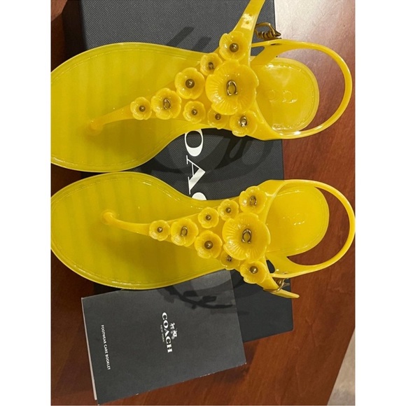 Gorgeous COACH Jelly Sandal Size 9 - Picture 7 of 10